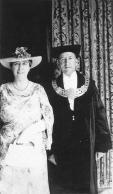 Prof Zeijlemaker en zijn vrouw.